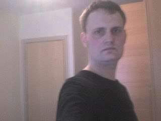 Har klipt meg i dag, så tenkte jeg kunne laste opp et bilde av meg selv, i tilfelle noen lurte på hvordan jeg så ut etter en del år i utlandet osv.