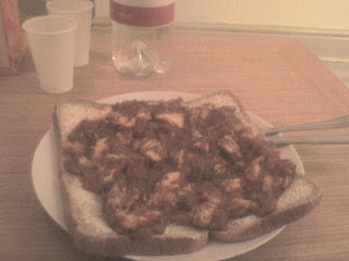 Kylling i baltisaus, var veldig godt. Jeg får se om jeg gidder å lage ris neste gang. Baltisaus er løk, tomater og chilli mm. (In Norwegian).